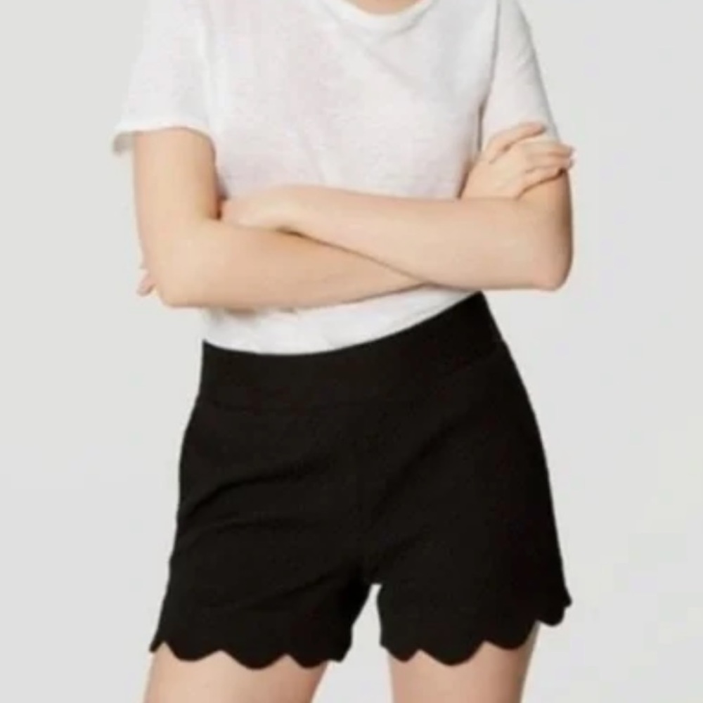 LOFT The Riviera Short Black Scalloped Shorts size 2
